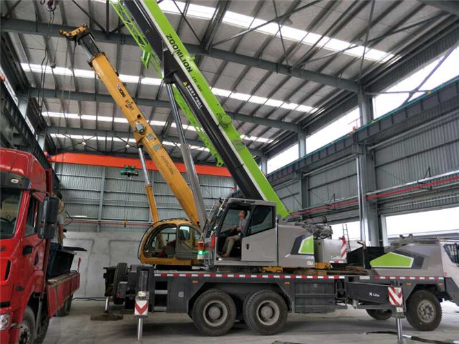 房县高空车出租需要注意哪些安全事项？