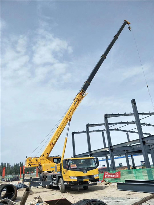 房县超高层建筑钢结构吊装案例